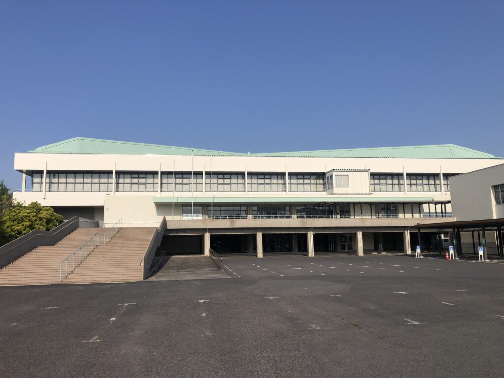 倉吉体育文化会館屋根外壁改修工事
